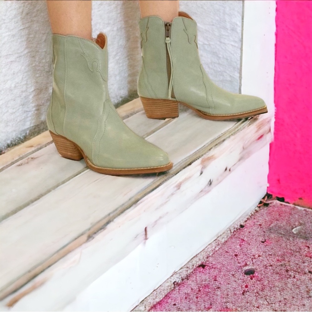 Beast Fashion Dallas White Festival Distressed Vegan Leather Low Cowboy Boots 6 - Picture 5 of 5